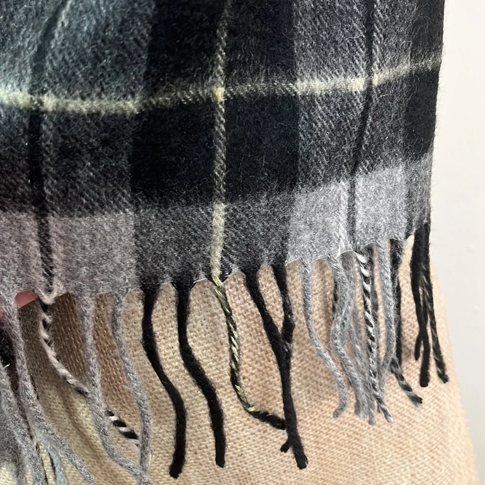 Nordstrom Merino Wool Scarf Plaid Gray Black Gold
70 inches x 12 inches - Picture 3 of 3